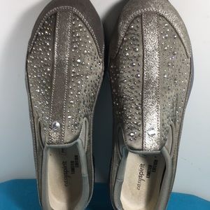 Easy Spirit size 7.5N the left one have some nicks